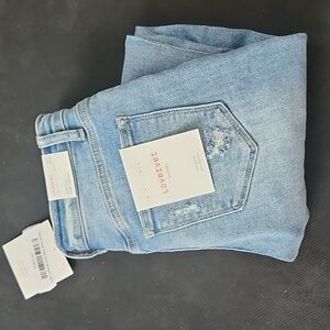 **NWT**  Lovervet high rise slim straight jean